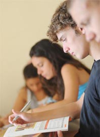 EmbassyCES Canterbury Yaz Okulu